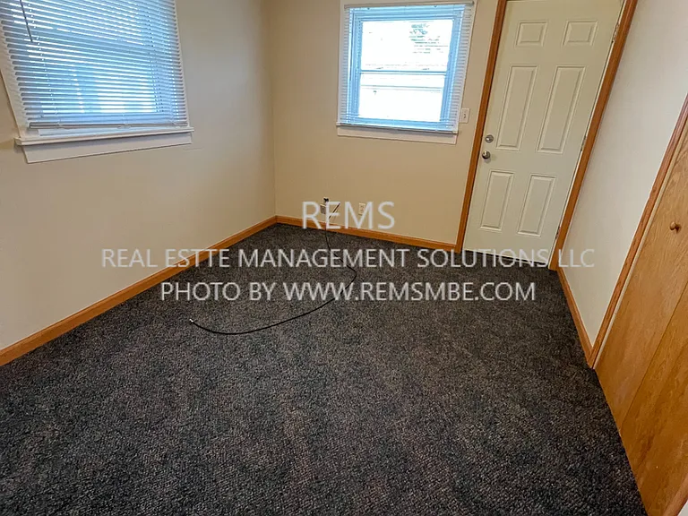 151 W Adams St #1 — Photo 9