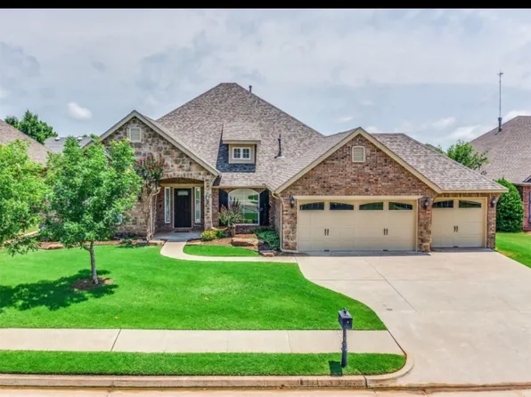 3900 Lockhart Dr, Edmond, OK 73013