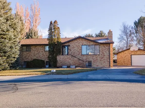 4 Circle Dr, Lovell, WY 82431