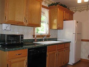 3rd image of 1085 Wilbur Ave