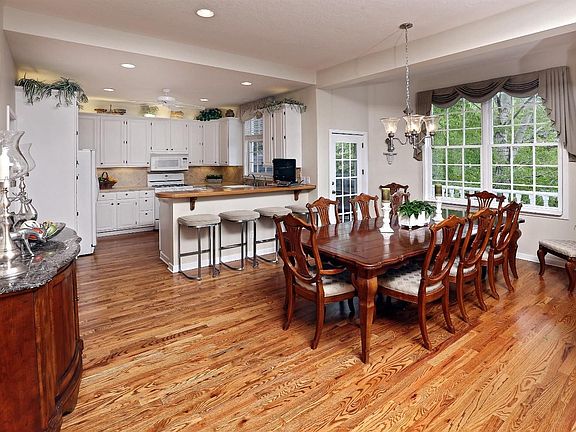2nd image of 235 Greenway Cir