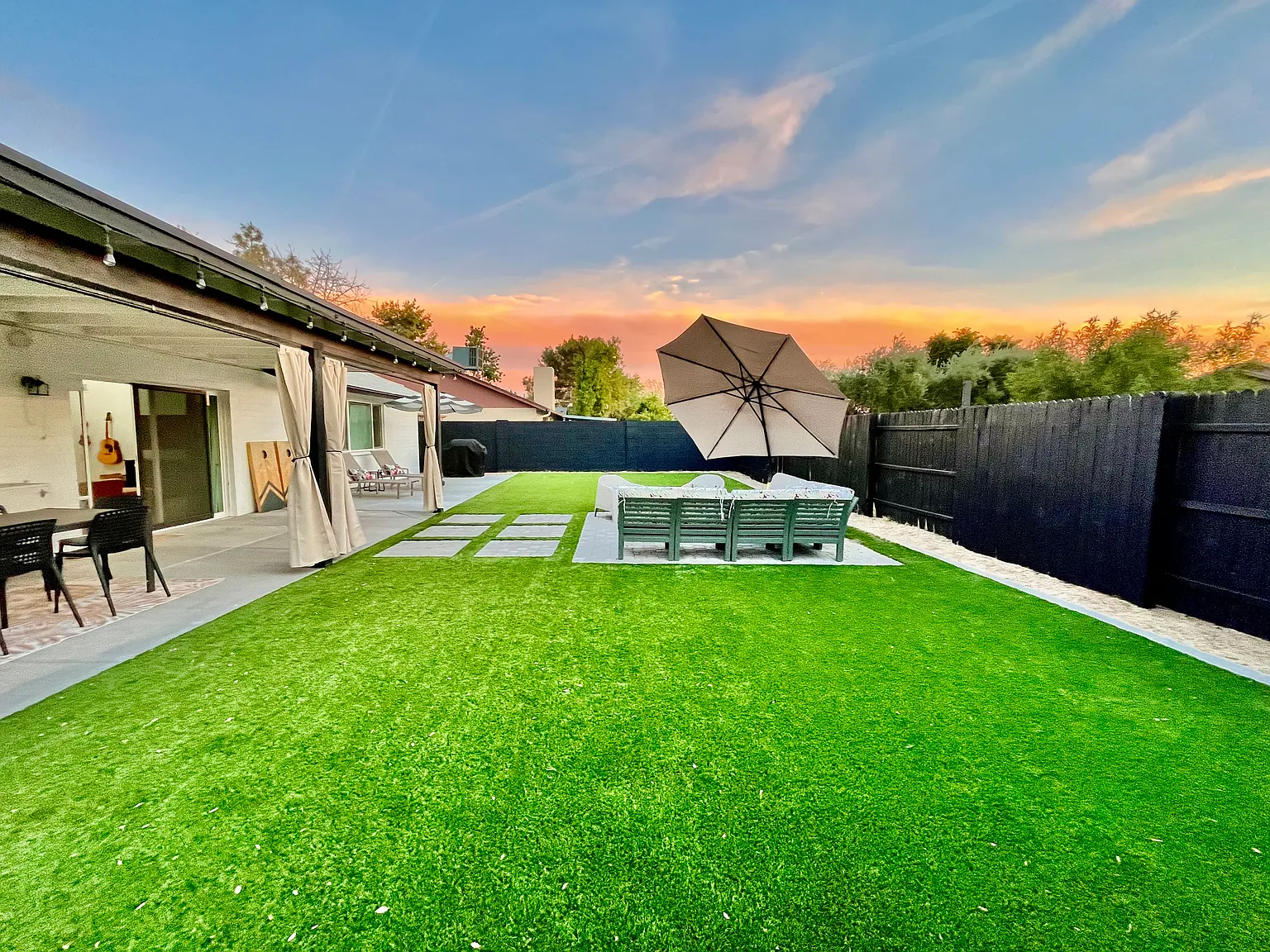 2105 W Silvergate Dr — Photo 3