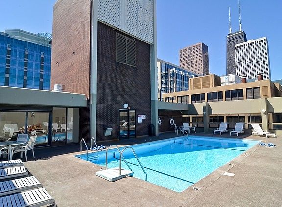 5th image of 230 E Ontario St APT 2504