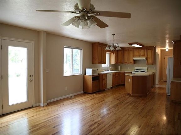 Family room / dining/ kitchen