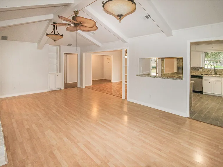 10534 Huntington Wood Dr — Photo 10