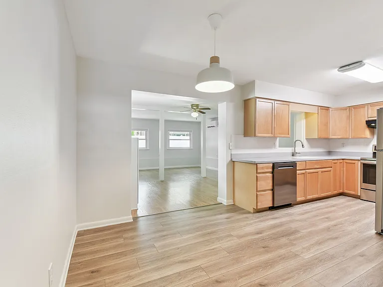 25 Joyce St — Photo 7