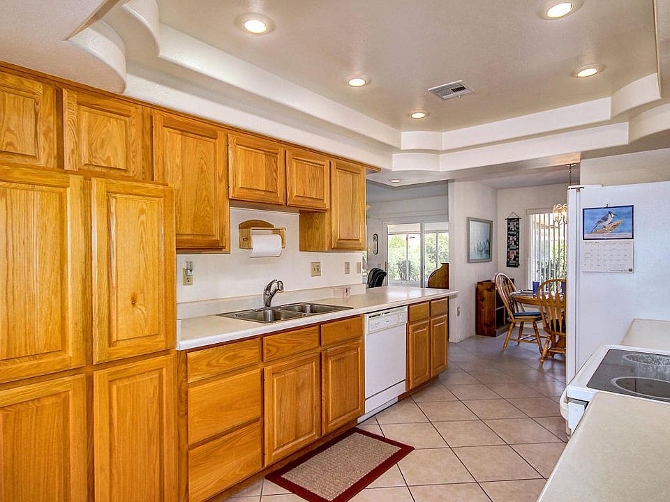1st image of 10806 W Willowbrook Dr