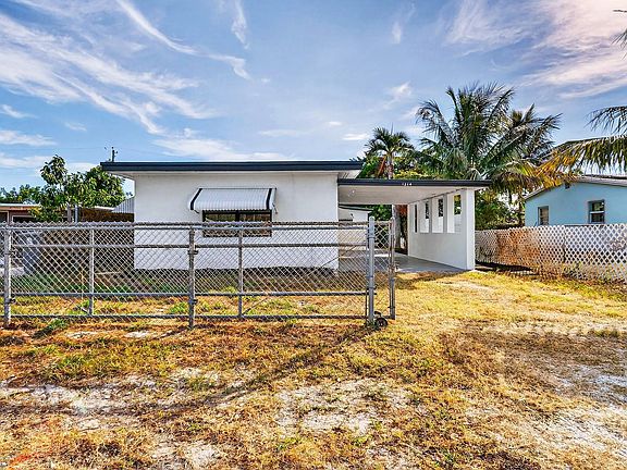 3rd image of 1214 Peak Road