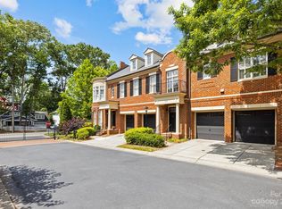 6850 Louisburg Square Ln, Charlotte, NC 28210