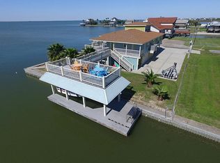 3705 Tradewinds Dr, Galveston, TX 77554