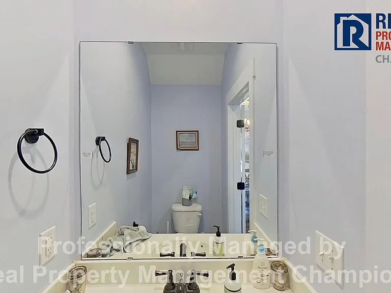 241 E Ivybridge Dr — Photo 9