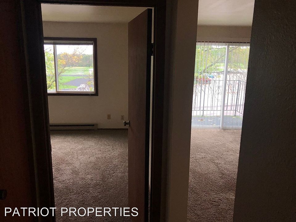 2nd image of 1420 Draper St APT 303