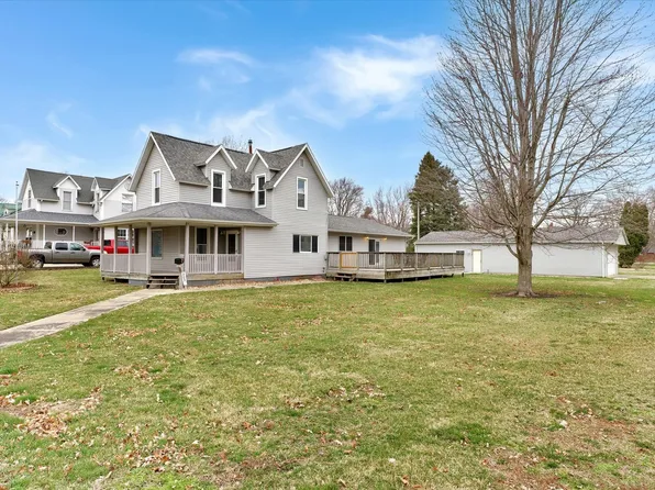 203 W Spruce St, Paxton, IL 60957
