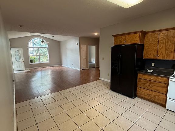 5th image of 104 Cedar Tree Ln #A