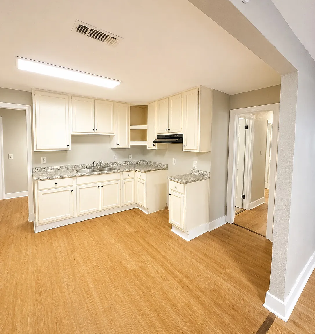 4 bed, 1440 sqft, $1,425 — Photo 4