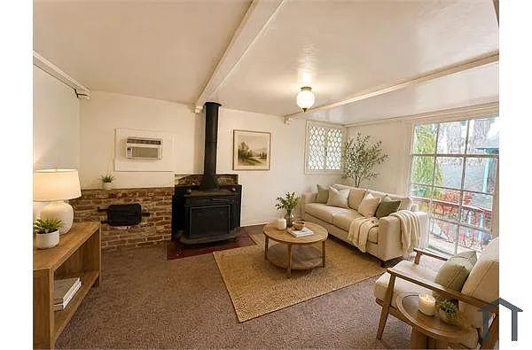 Building Photo - 2639 N Maroa Ave #2639
