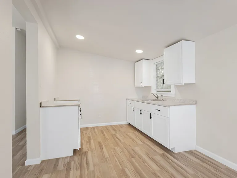 1710 N Navidad St — Photo 8