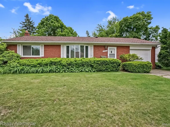 37923 Howell St, Livonia, MI 48154