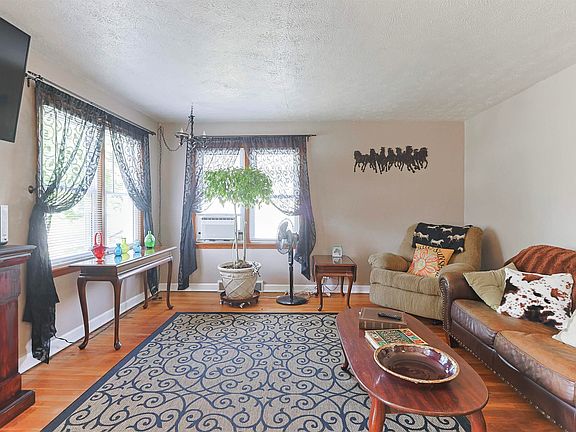 5th image of 706 S 35th St