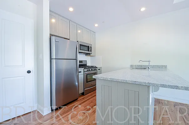 Rented by Brick&Mortar | media 15