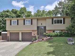 5670 Signet Dr, Dayton, OH 45424