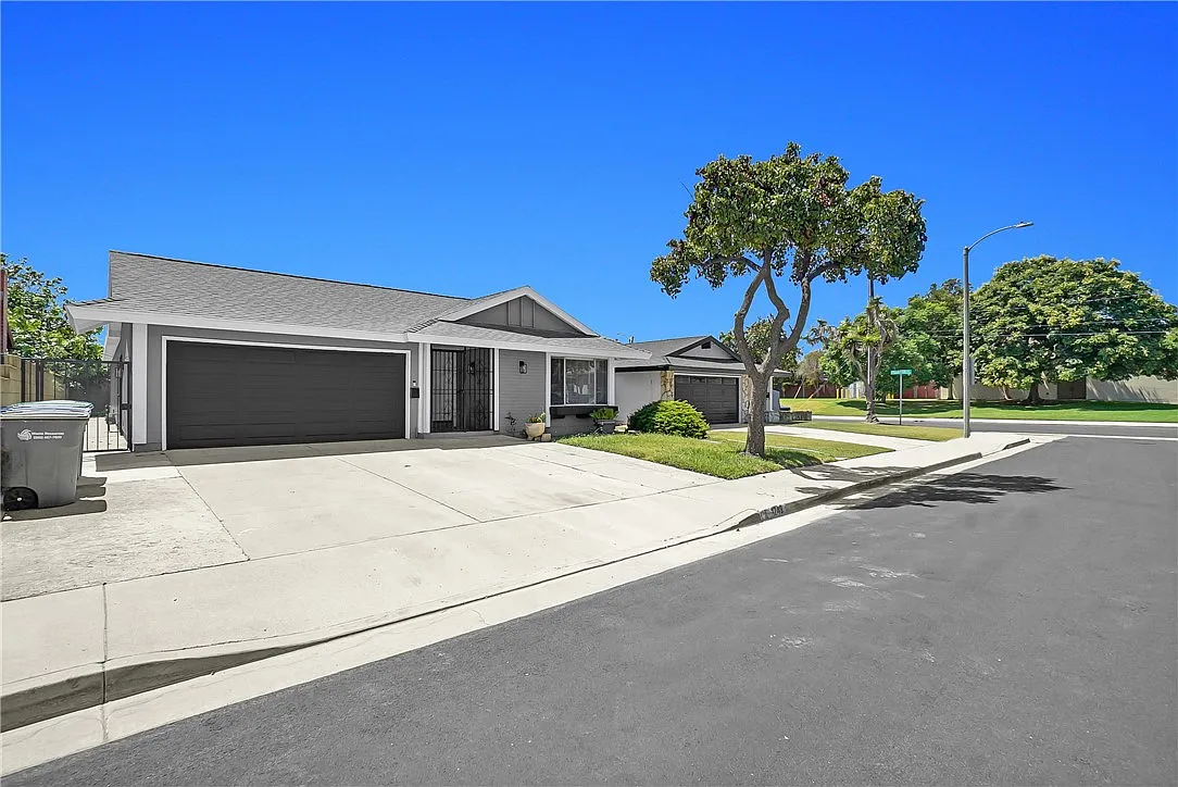 4 bed, 1712 sqft, $4,400 — Photo 3