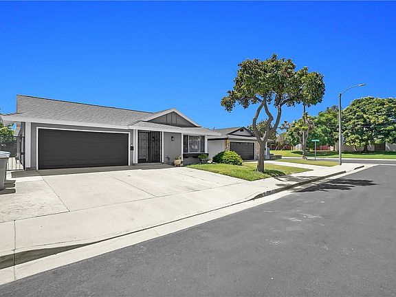 3rd image of 1242 Sultan Cir