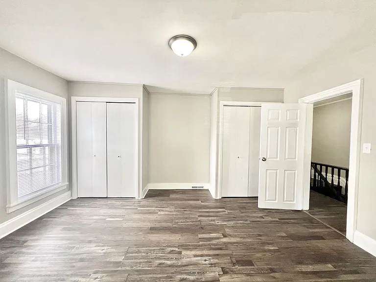 921 W Grand Ave — Photo 5