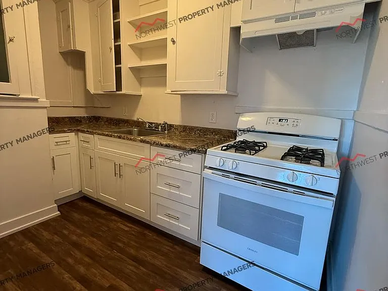 509 N Rock St — Photo 8