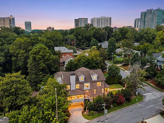 4th image of 383 Peachtree Ave NE