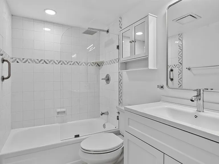 3045 Cornwall Dr #C — Photo 15