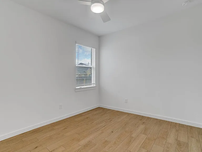 8438 Bay Ridge Cir — Photo 31