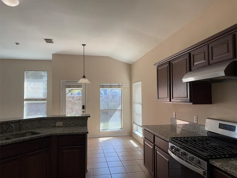 11501 Knapple Cv — Photo 7