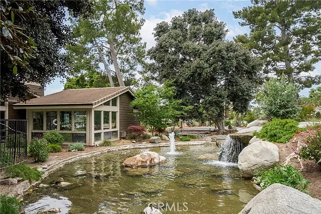 262 Streamwood — Photo 46