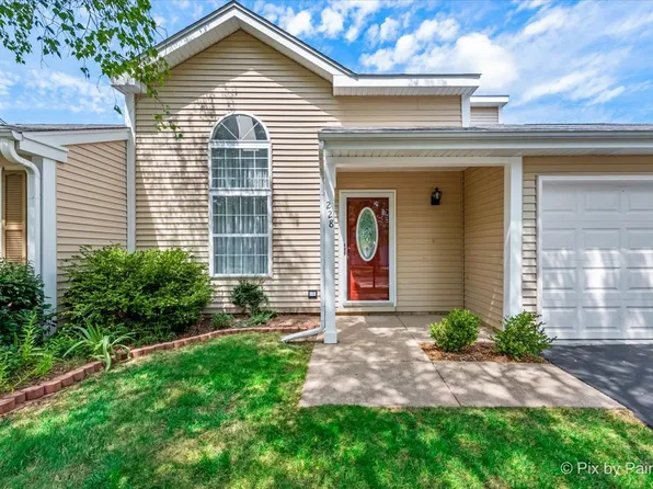 228 Newbury Dr, Island Lake, IL 60042