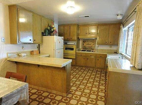 3rd image of 1225 S Gladys Ave