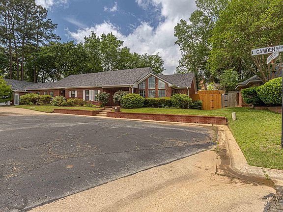 2nd image of 303 Canterbury Ct