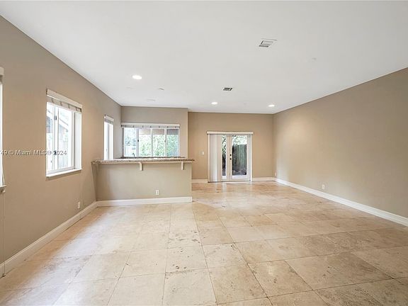 4th image of 508 SW 10th St