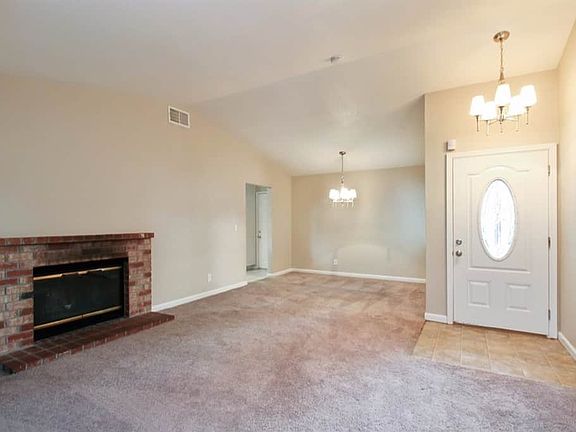 5th image of 917 Brierglen Way