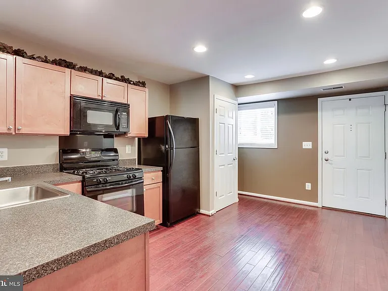 1615B N Van Dorn St #B — Photo 7