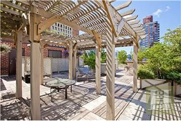 Rented by Halstead Real Estate | media 9