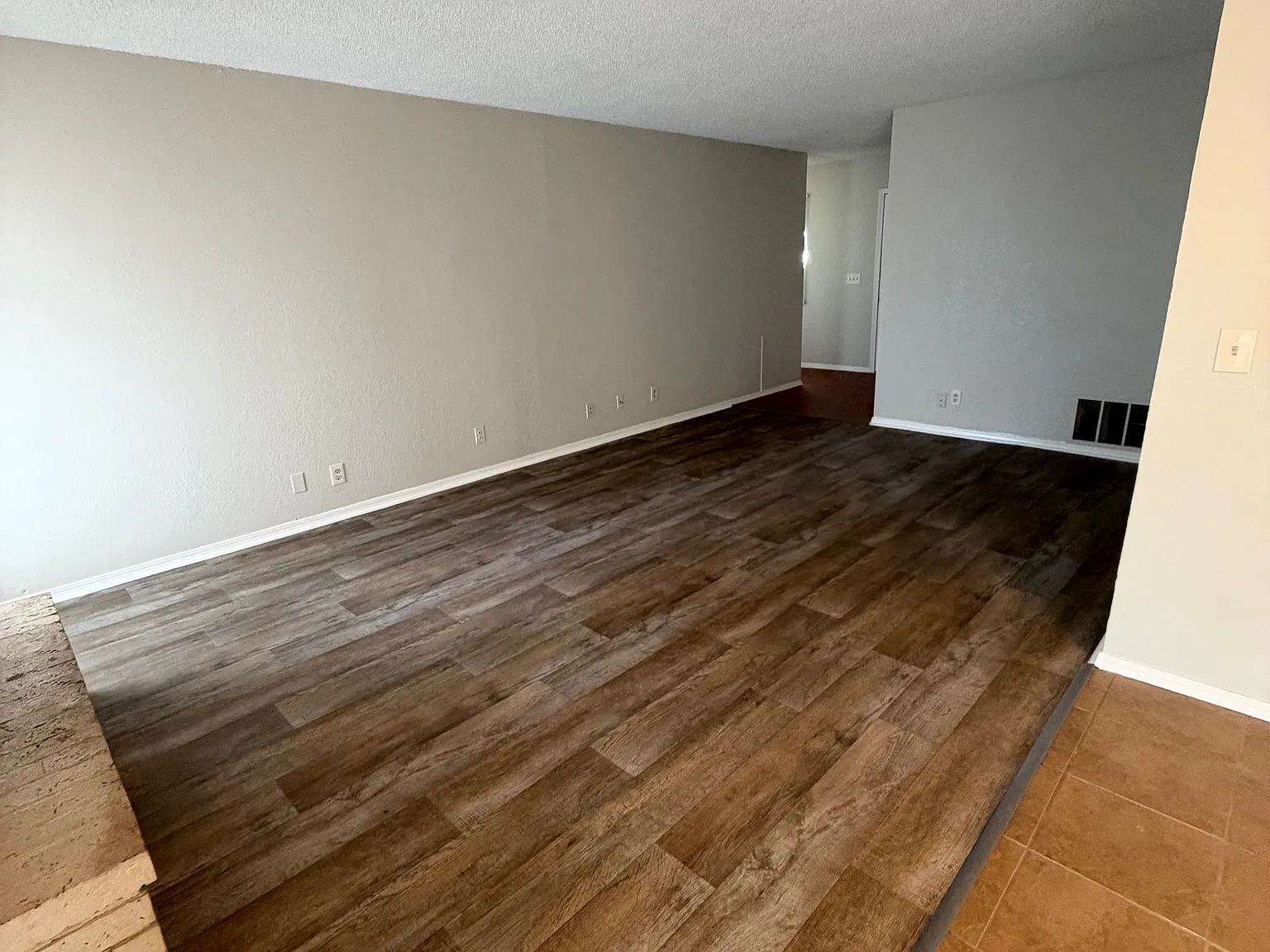 2 bed, 1200 sqft, $1,295 — Photo 3