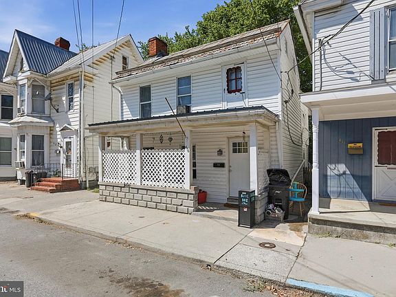3rd image of 416 W John St