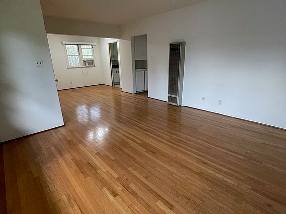 4th image of 2512 Montana Ave #7
