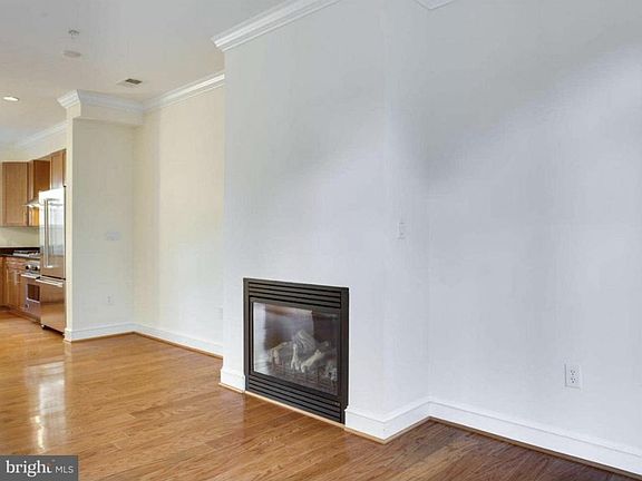 5th image of 2237 Fairfax Dr