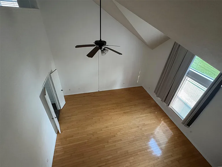 6311 Auburn Terrace Ct — Photo 13