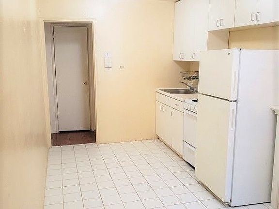 5th image of 3205 Newtown Ave APT 2G