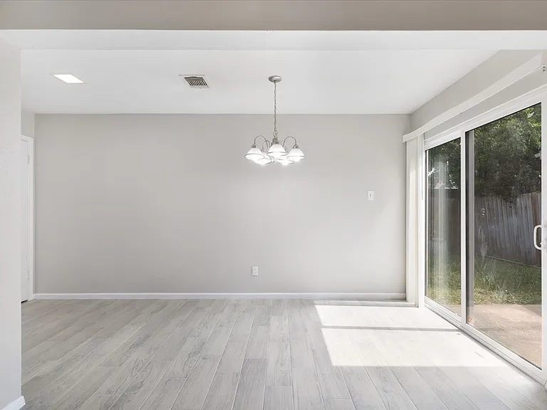 10254 Bridgeland Ln — Photo 5