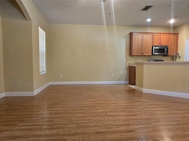 2921 Pine Oak Trl — Photo 9