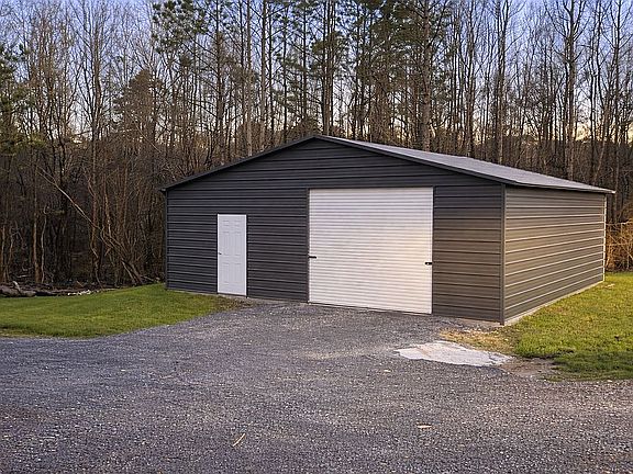 3rd image of 2428 Pleasant Hill Church Rd